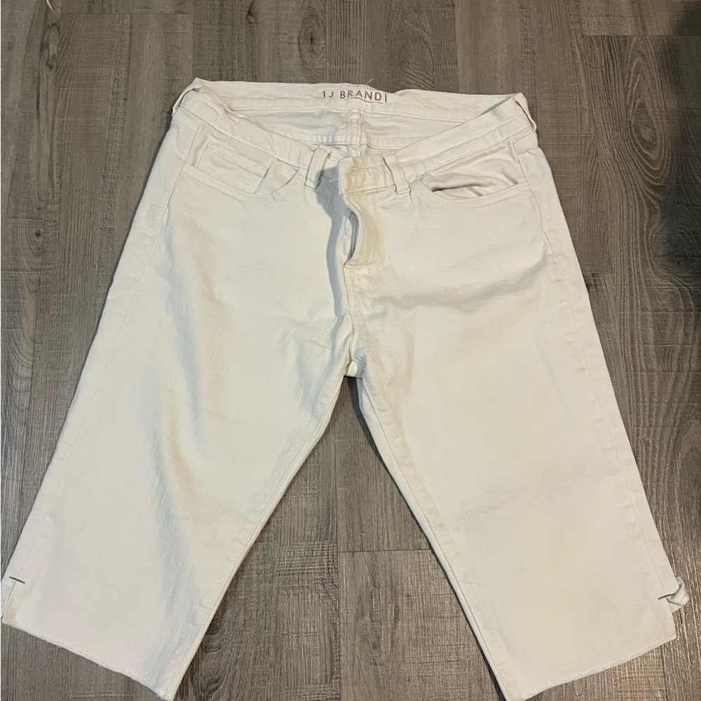 Jay Brand  White  jean capri style shorts  size 30